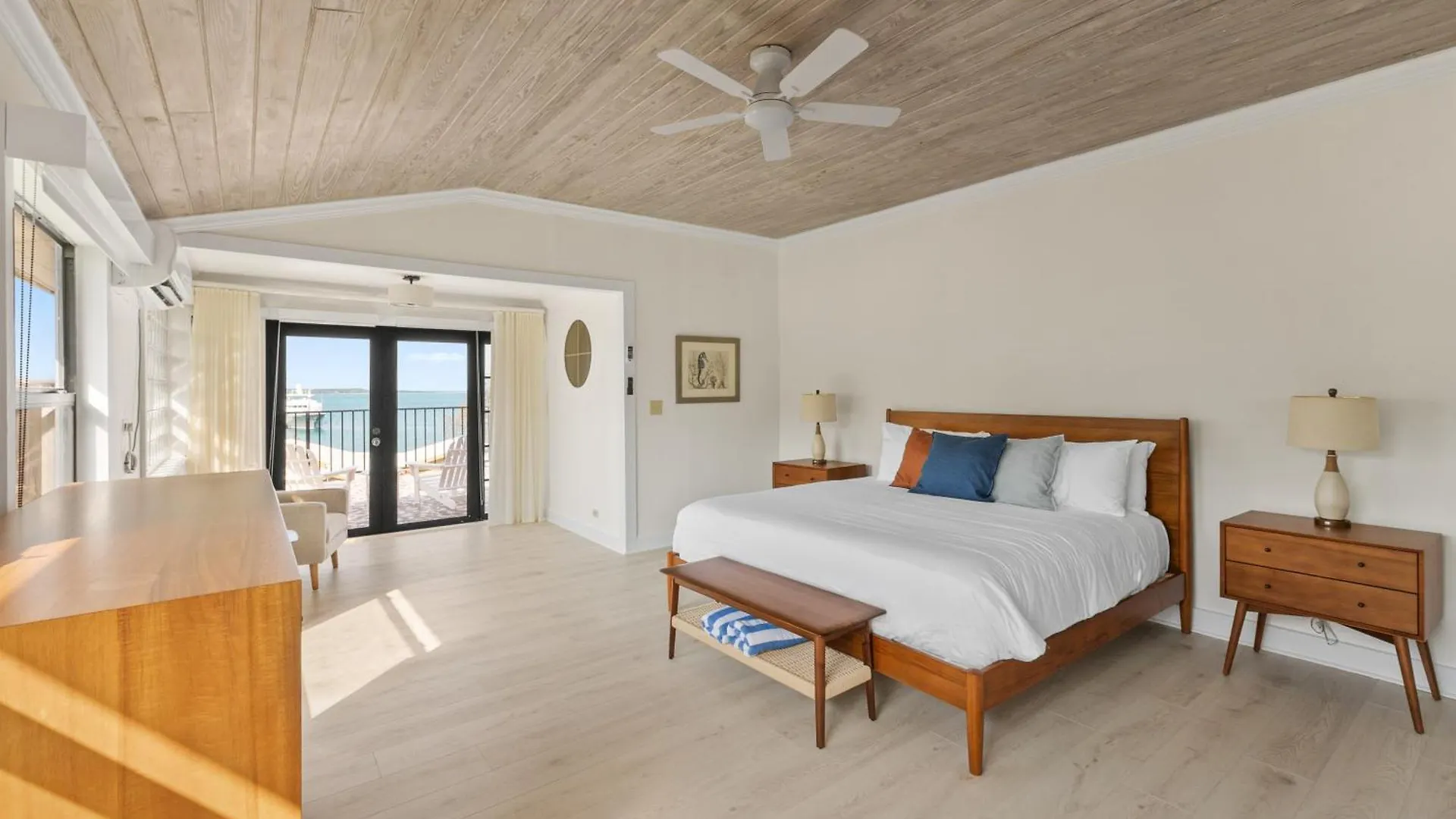 Romora Bay Resort & Marina Dunmore Town 3*,