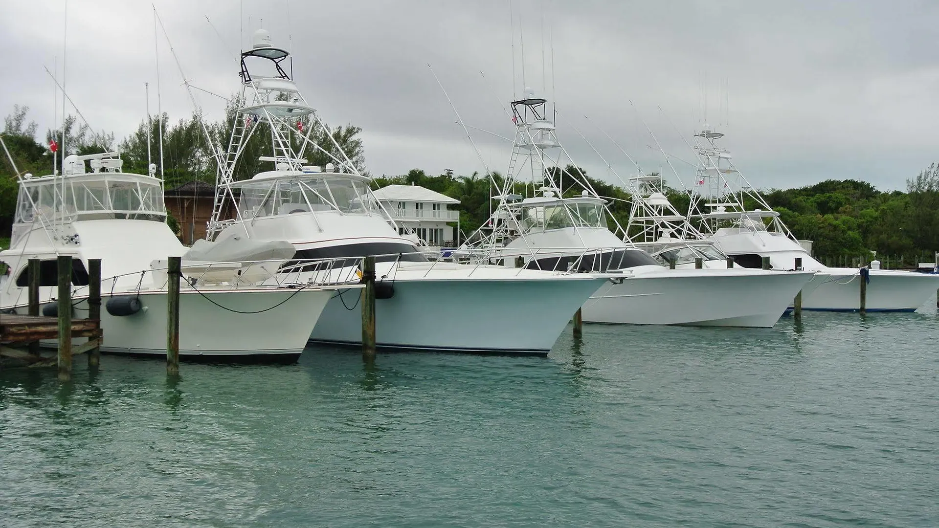 Romora Bay Resort & Marina Dunmore Town 3*,  Bahamy