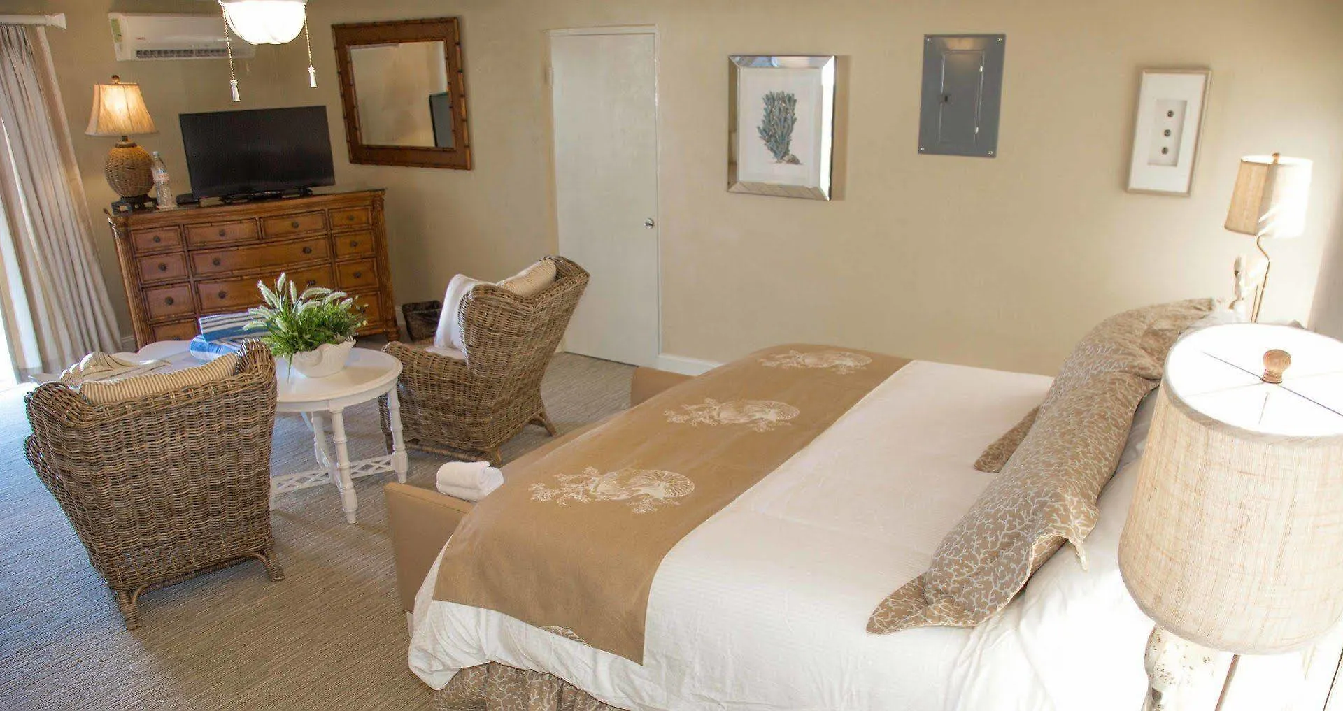 Romora Bay Resort & Marina Dunmore Town Bahamy